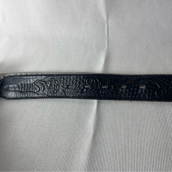 Silver Western Concho Cowboy Belt Black Tooled
Braided Leather Sz 44 - Picture 8 of 14